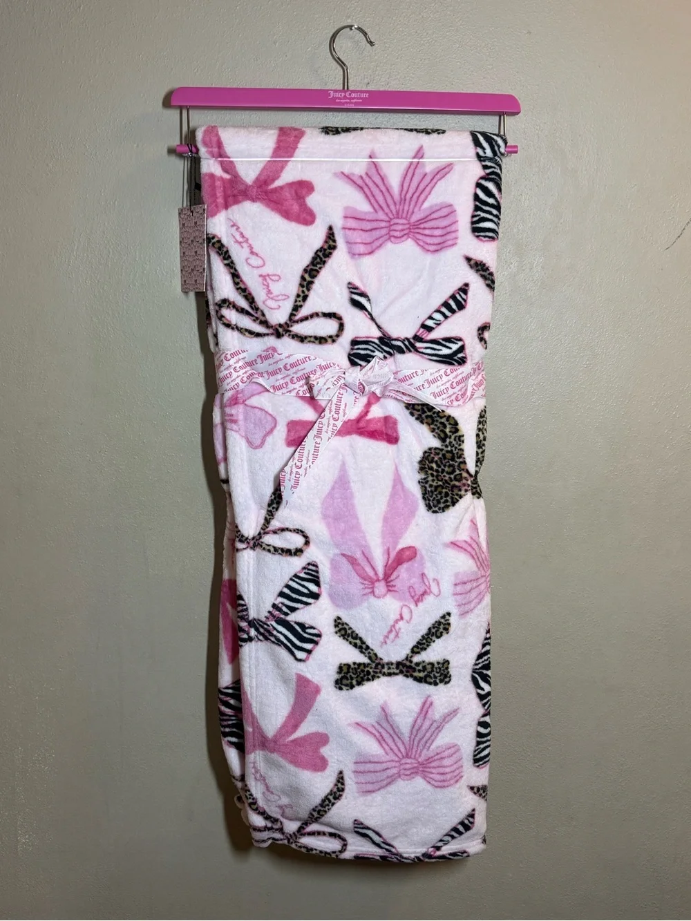 NWT Juicy Couture Pink Bow Oversized Plush Throw 60x70